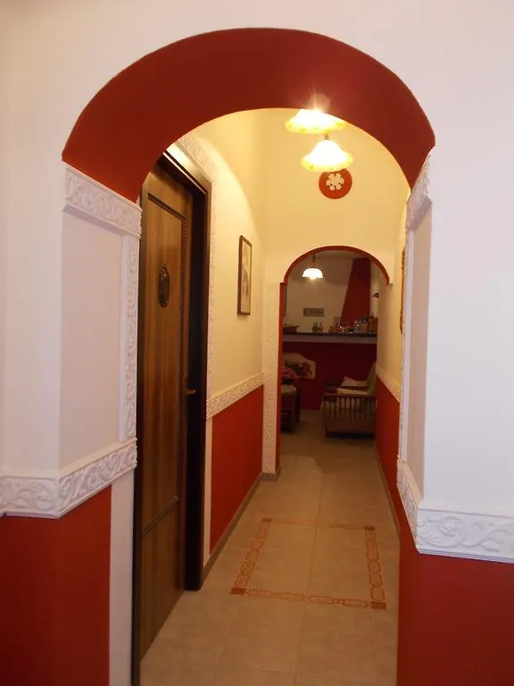 B&B Historia Magistra SantʼAntìoco Couette-café