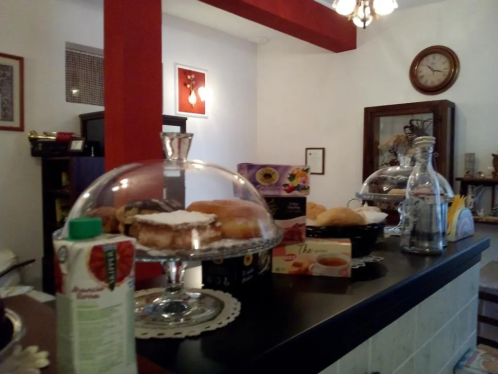 B&B Historia Magistra SantʼAntìoco Couette-café
