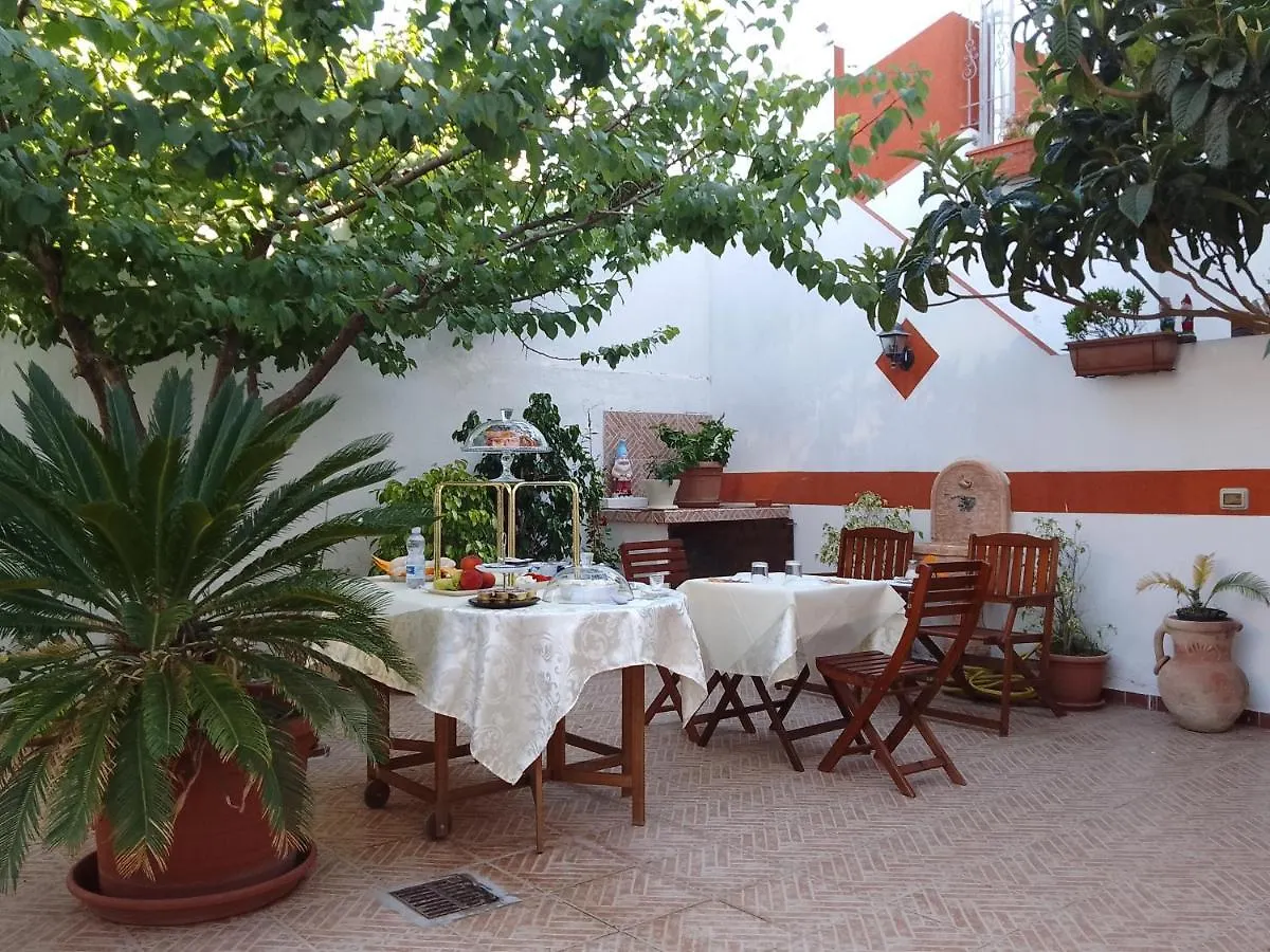 B&B Historia Magistra SantʼAntìoco Itália