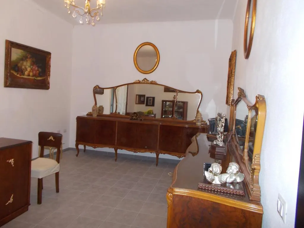 B&B Historia Magistra SantʼAntìoco Alojamento de Acomodação e Pequeno-almoço
